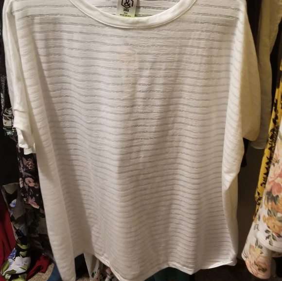 NWT white and gray striped Agnes & Dora boxy tee - Picture 4 of 4